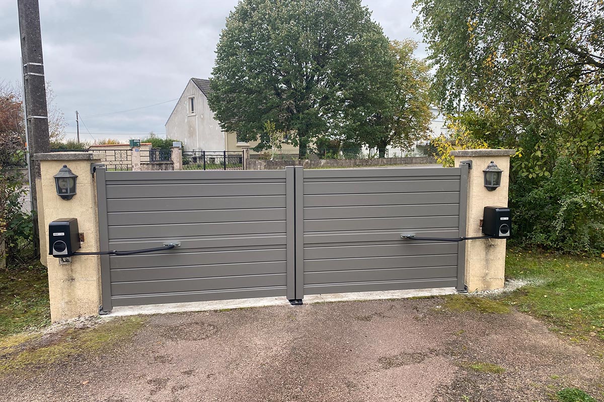 Réalisation Buxy Alarme Protection — portail motorisé FAAC