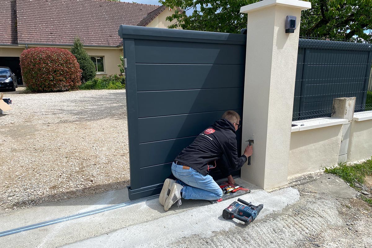 Réalisation Buxy Alarme Protection — portail battant motorisé FAAC
