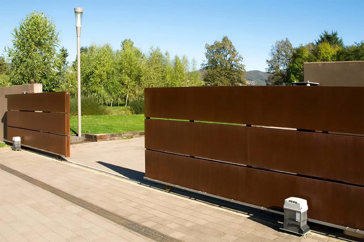 Portail motorisé FAAC — automatisme installé