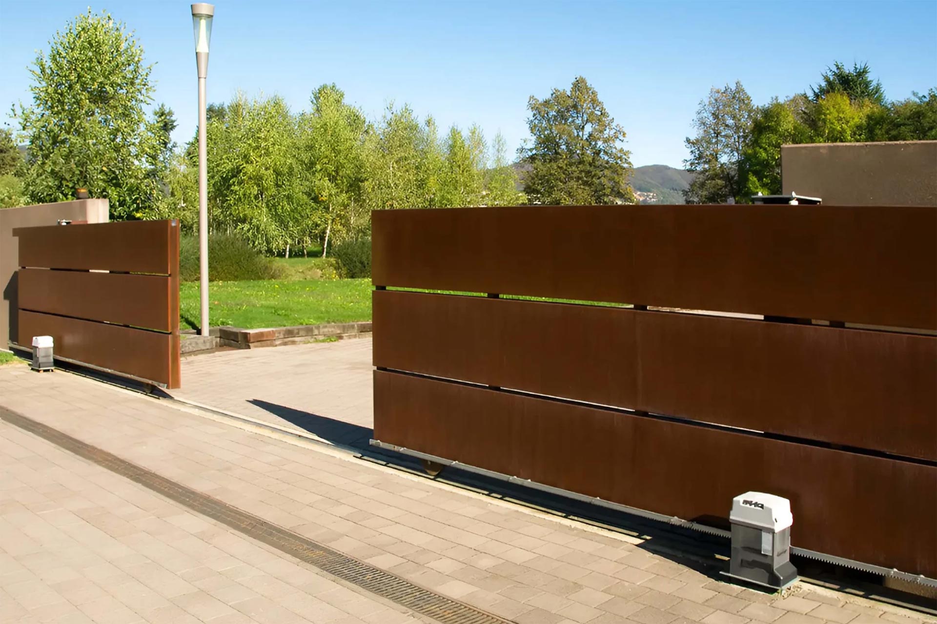 Automatisation de portails FAAC — Buxy Alarme Protection